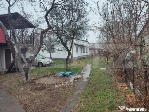 Casă Central în Radauți, teren 1500 mp