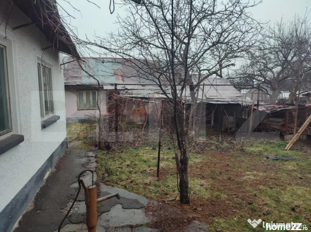 Casă Central în Radauți, teren 1500 mp