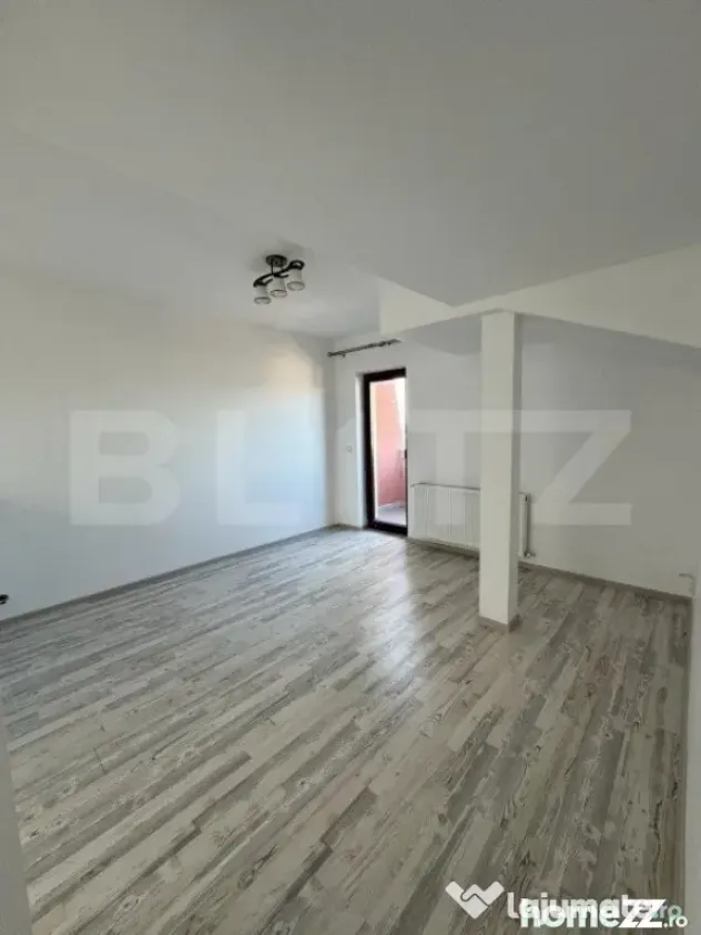 Apartament 3 camere, 100mp, situat pe 2 niveluri, zona Radau