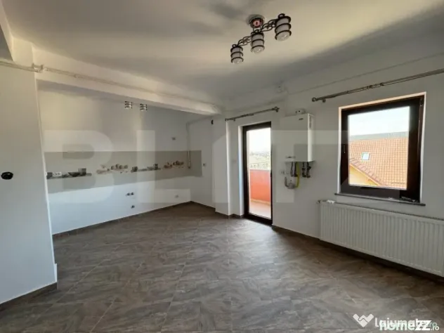 Apartament 3 camere, 100mp, situat pe 2 niveluri, zona Radau