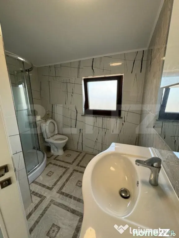 Apartament 3 camere, 100mp, situat pe 2 niveluri, zona Radau