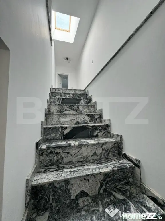 Apartament 3 camere, 100mp, situat pe 2 niveluri, zona Radau
