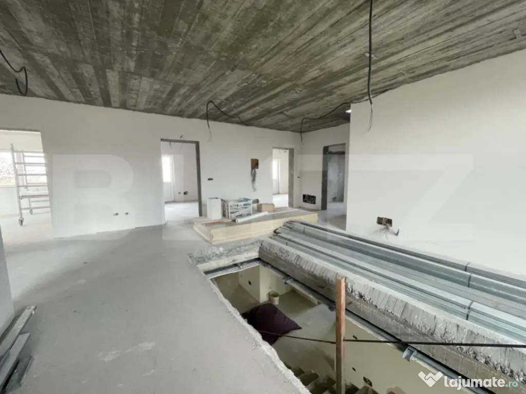 Casa S+P+E+M, pretabila clinica / birouri, Balta Verde