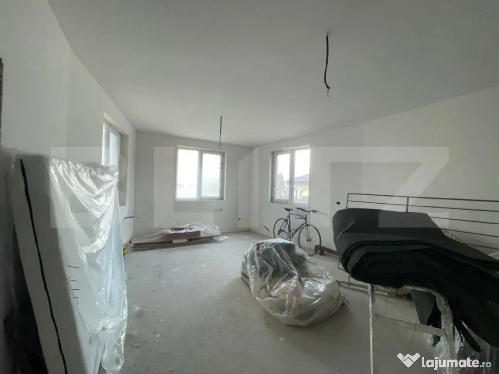 Casa S+P+E+M, pretabila clinica / birouri, Balta Verde