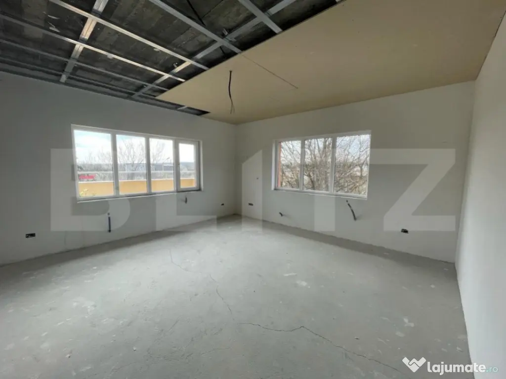 Casa S+P+E+M, pretabila clinica / birouri, Balta Verde