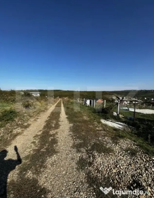 Teren, 2100mp , zona Podgoria lângă Hanul Pescarilor