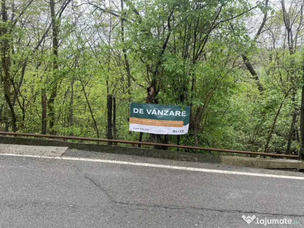 Teren intravilan, 900 (mp), zona Cornu de sus