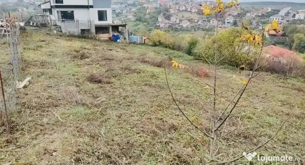 Teren cu priveliste, utilitati, 527mp, zona Dezmir
