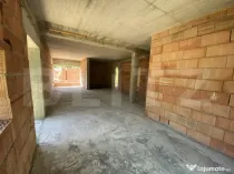 Casa familiala 3 camere, 500 mp teren, la poalele Mesesului