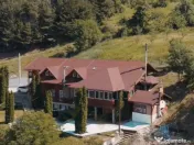 Pensiune in zona de munte-Baia de Fier 