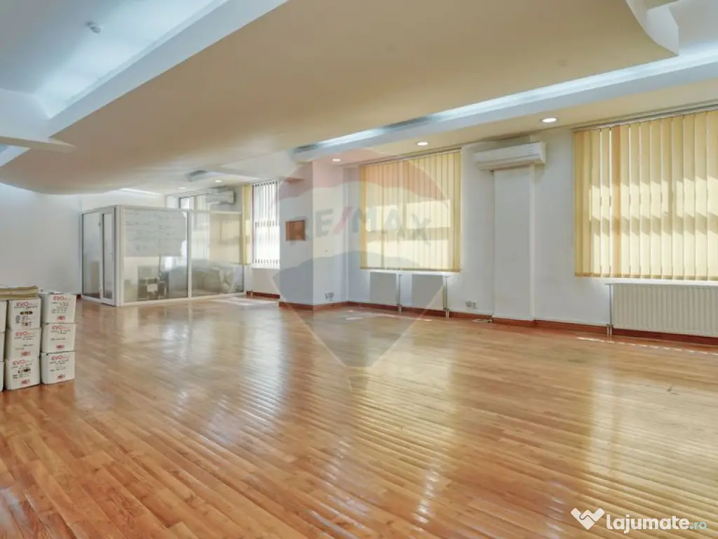 Birou de închiriat în clădire de birouri, Brașov, lâ...