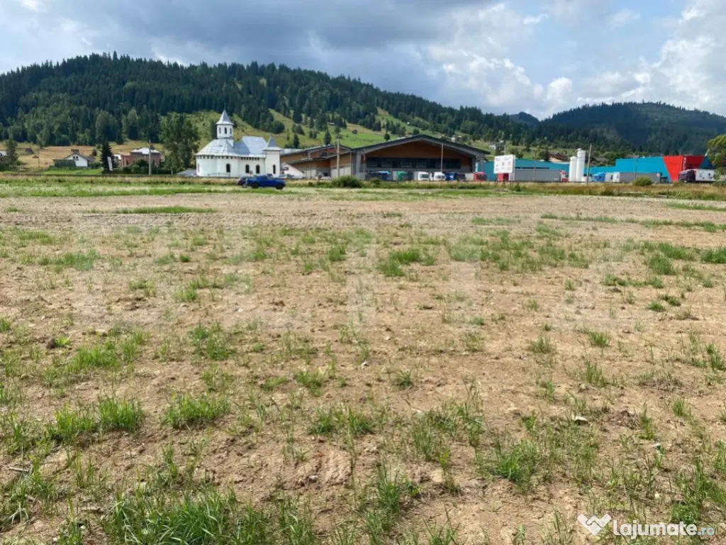 Vânzare teren cu deschidere la drum Vatra Dornei