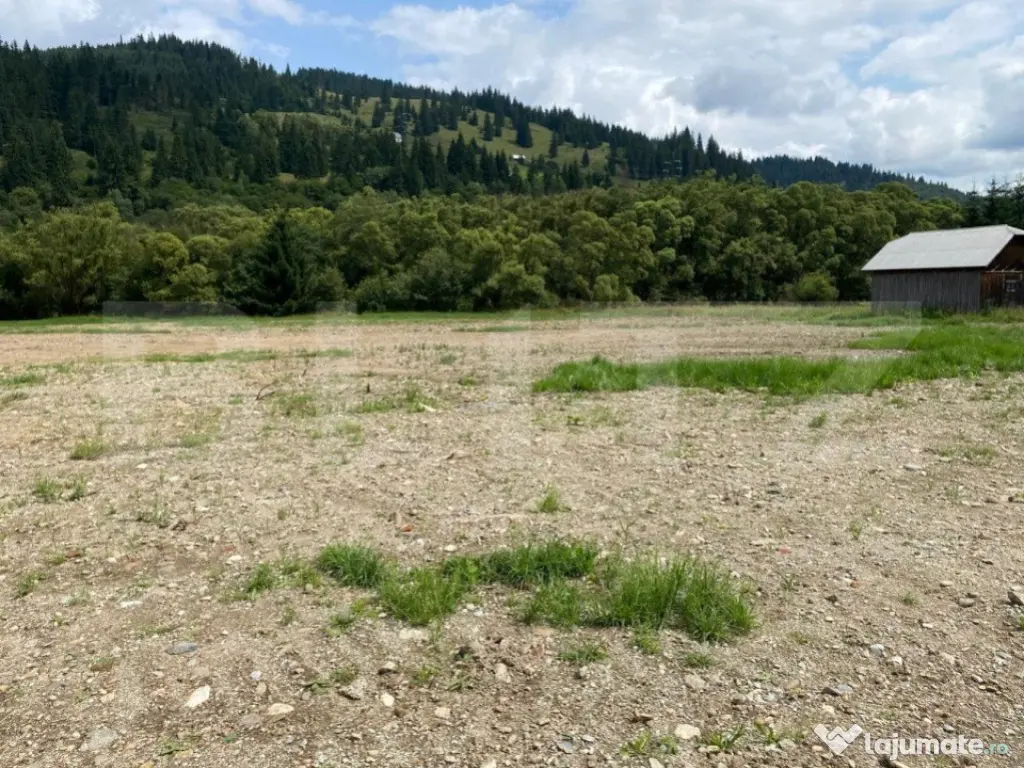 Vânzare teren cu deschidere la drum Vatra Dornei