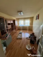 Apartament cu 3 camere, in Teius zona centrala.