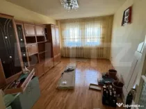 Apartament cu 3 camere, in Teius zona centrala.