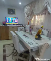 Garsoniera decomandata transformata in apartament cu 2 camer