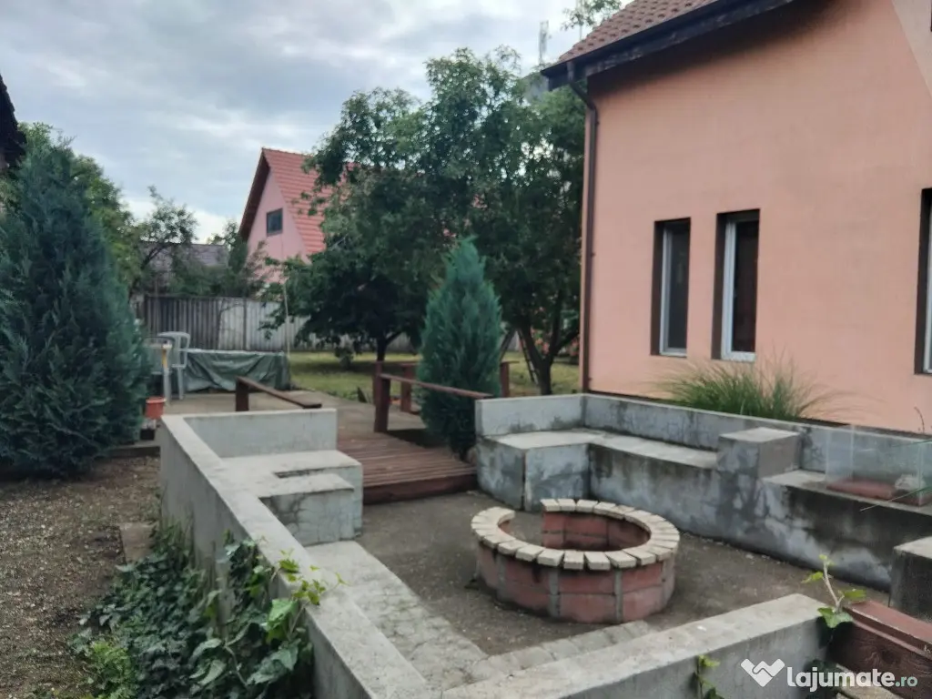 Proprietate cu 2 cladiri in Chisineu Cris - ID : RH-41243-property