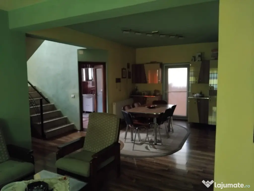 Proprietate cu 2 cladiri in Chisineu Cris - ID : RH-41243-property