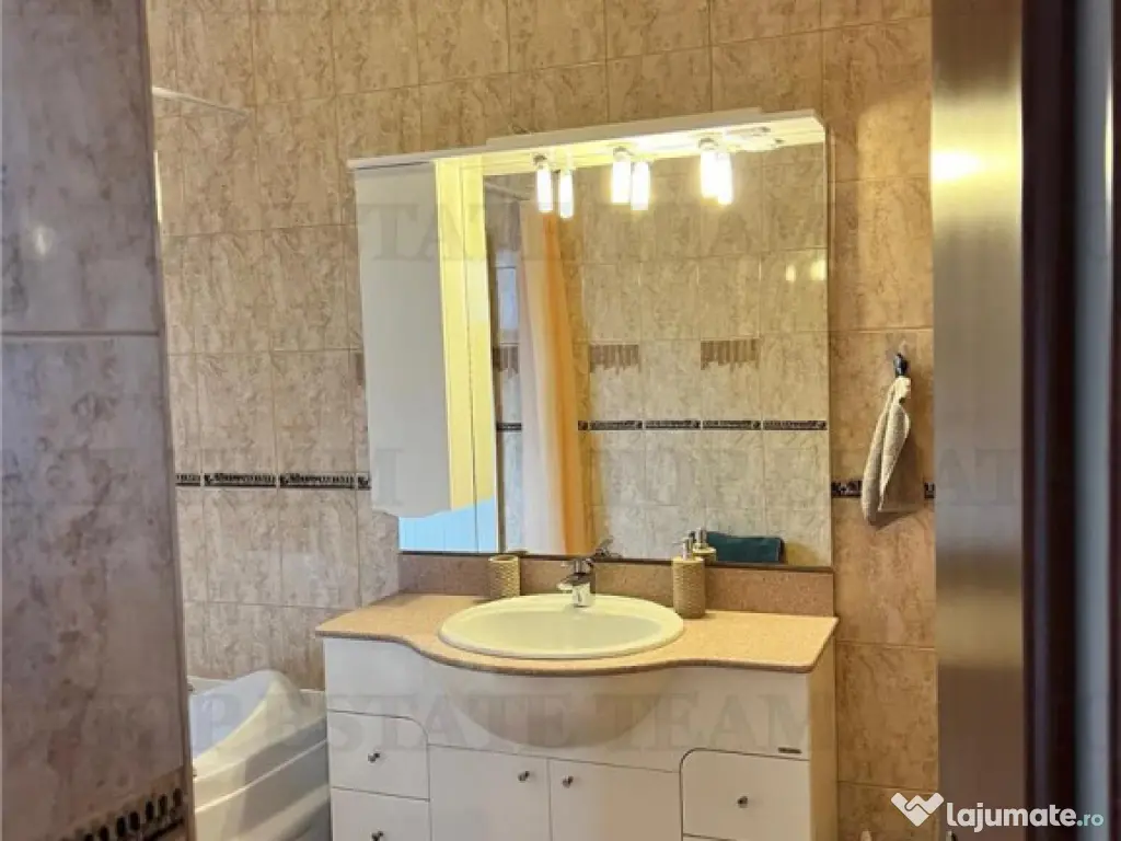 Vila deosebita 9 camere - Cornu de Jos