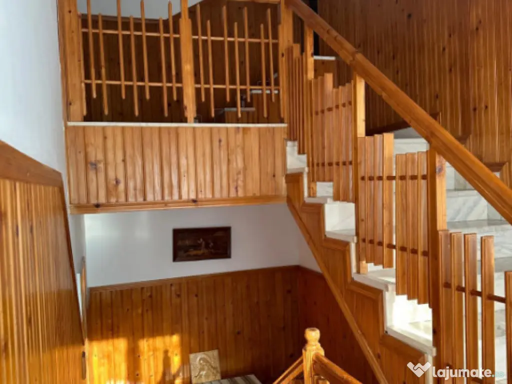 Casa compusa din 7 camere situata in zona EFORIE NORD - CENT