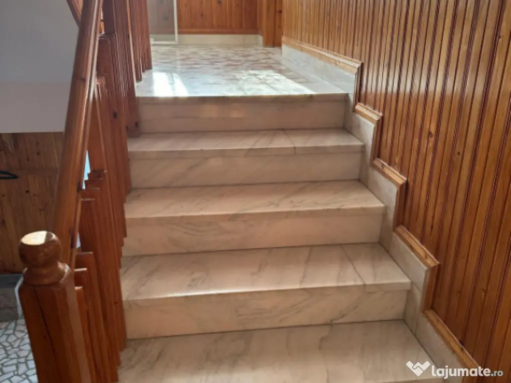 Casa compusa din 7 camere situata in zona EFORIE NORD - CENT