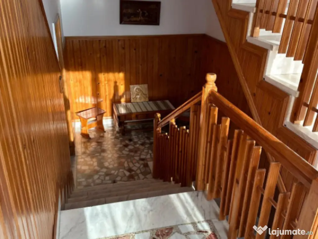 Casa compusa din 7 camere situata in zona EFORIE NORD - CENT