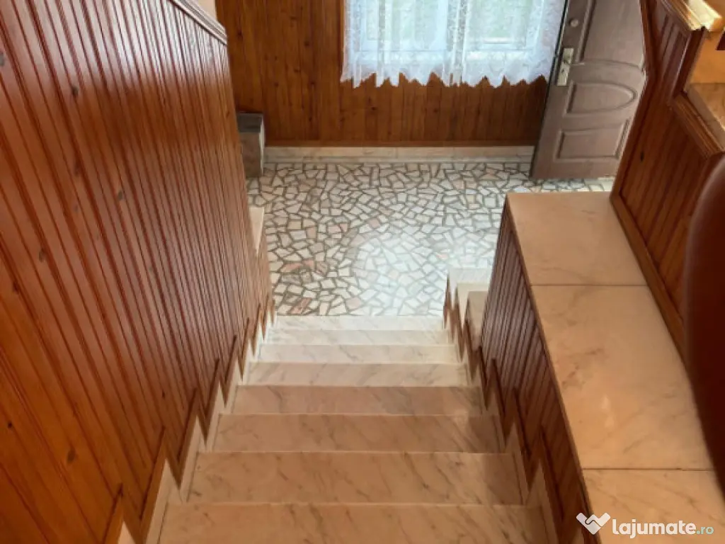 Casa compusa din 7 camere situata in zona EFORIE NORD - CENT