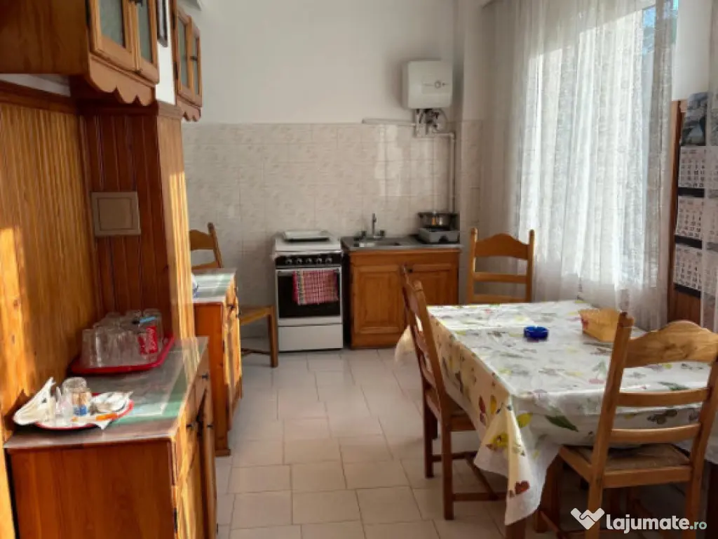 Casa compusa din 7 camere situata in zona EFORIE NORD - CENT