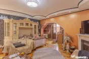 Vila cu 5 camere - Teren 400mp - Aparatorii Patriei 