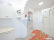 Casă cu 7 camere de vânzare, zona Parcul Salca, Cantemir 