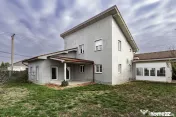 Vandut Vila superba pe colt in cartierul Europa, Vladimir... 
