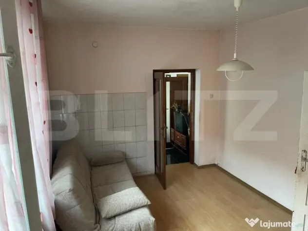 Casa de vanzare in suprafat utila de 100 mp si 1400 mp teren