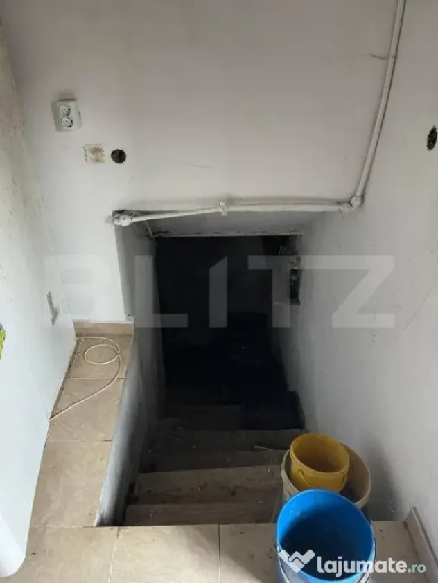 Casa de vanzare in suprafat utila de 100 mp si 1400 mp teren