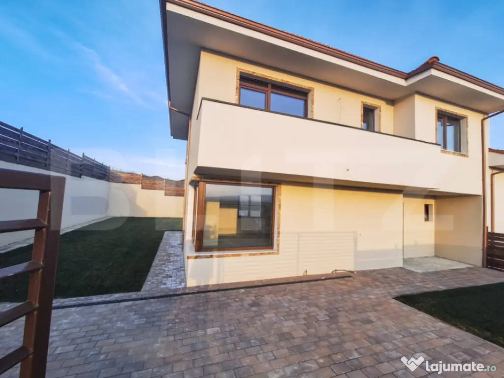 Duplex vedere panoramică, 120 mp utili, 350 mp teren, Dezmi