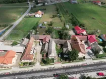 Doua case + anexa, teren 1655mp, Vama Buzaului (Acris)