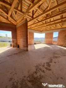 Casa la roșu zona Aerodrom