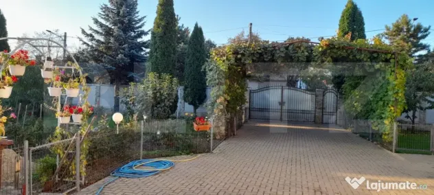 Casa cu 4 camere, 220 mp, zona Itcani