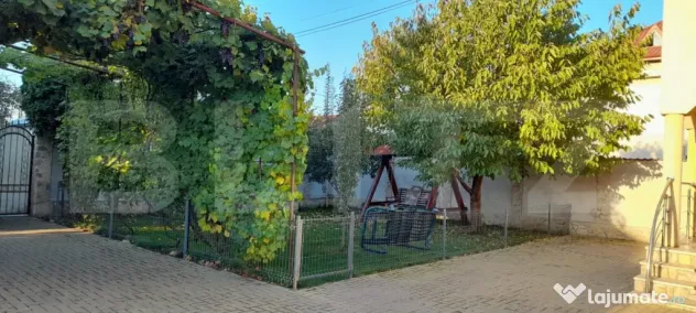 Casa cu 4 camere, 220 mp, zona Itcani