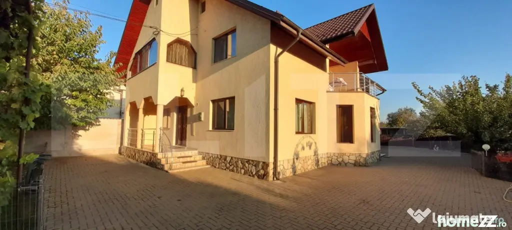 Casa cu 4 camere, 220 mp, zona Itcani - Suceava (Suceava)