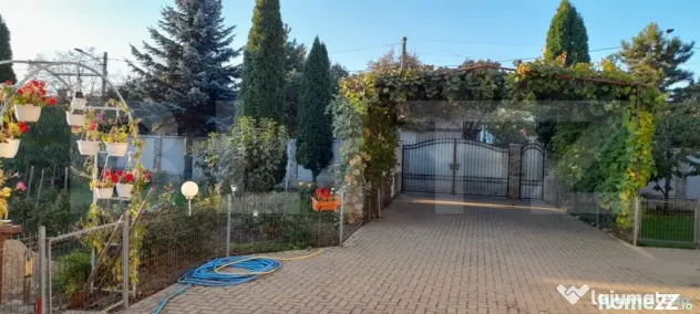 Casa cu 4 camere, 220 mp, zona Itcani - Suceava (Suceava)