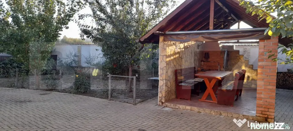 Casa cu 4 camere, 220 mp, zona Itcani - Suceava (Suceava)