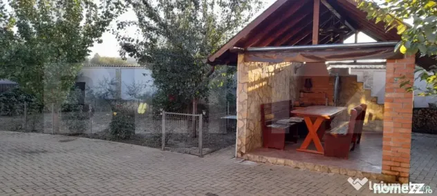 Casa cu 4 camere, 220 mp, zona Itcani - Suceava (Suceava)