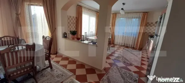 Casa cu 4 camere, 220 mp, zona Itcani - Suceava (Suceava)