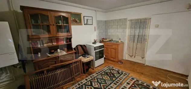 Casa in Pietrosita 160 mp si 400 mp teren in zona de deal