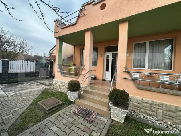 Casa Individuala cu 5 camere, SU=248mp / ST=761 mp, Zona Bla