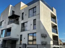 Apartament 2 camere, cu loc de parcare in curte, zona centra