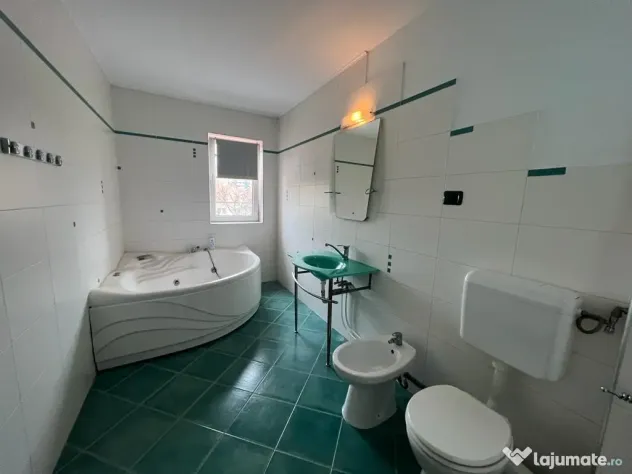Inchiriez casa 8 camere zona Intim - ID : RH-42218-property