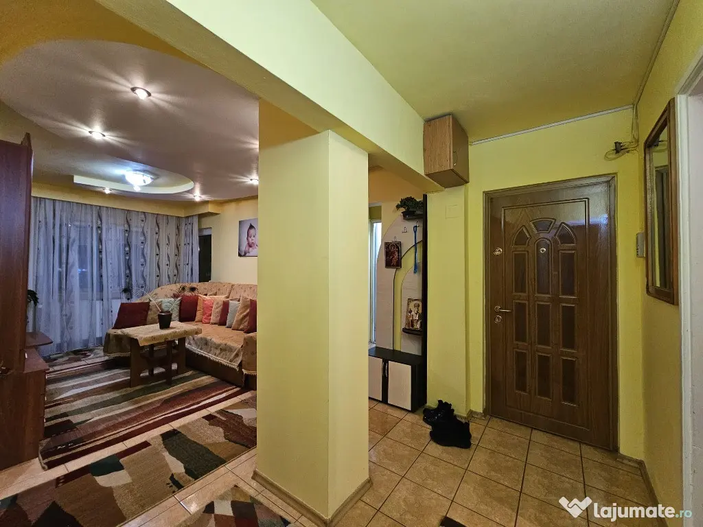 Apartament 4 camere,2 bai,2 balcoane,etaj 2