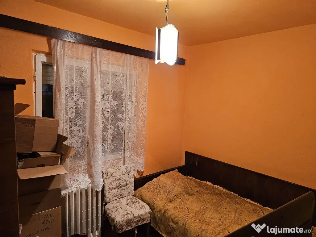 Apartament 4 camere,2 bai,2 balcoane,etaj 2