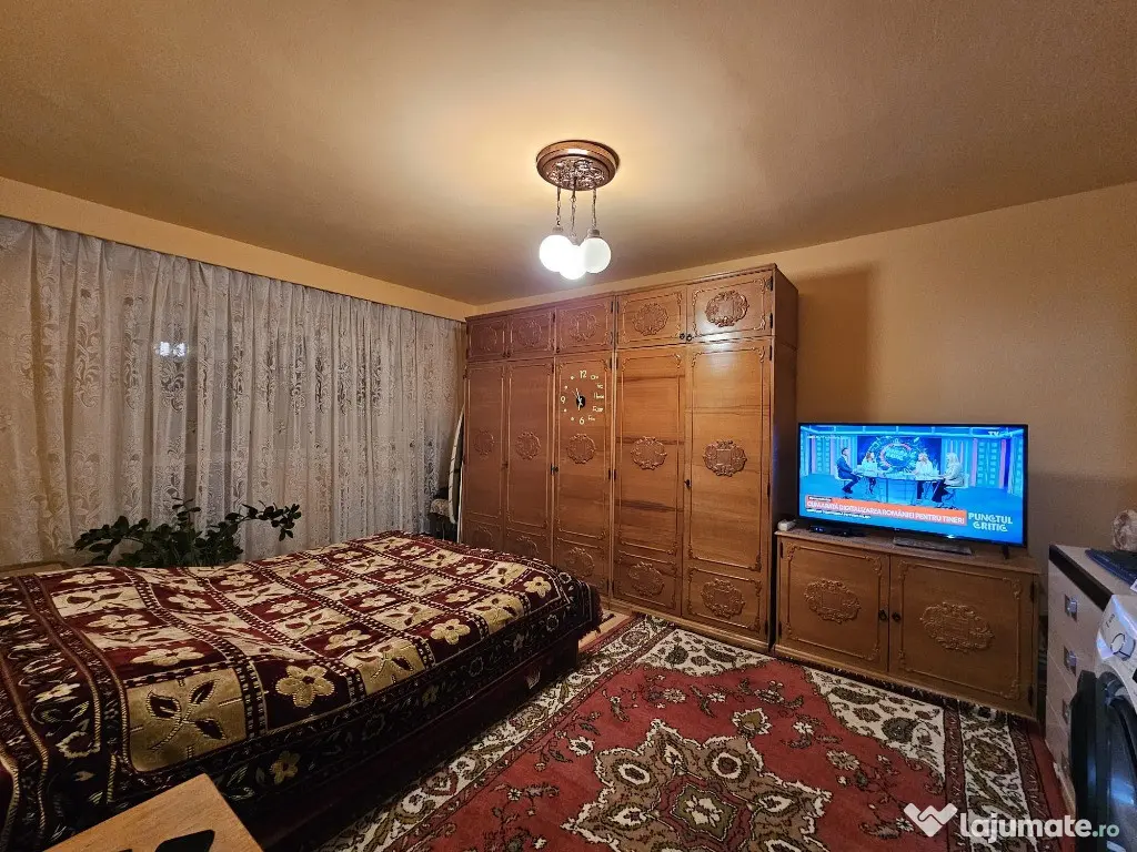 Apartament 4 camere,2 bai,2 balcoane,etaj 2